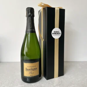 Fles champagne met cadeauverpakking